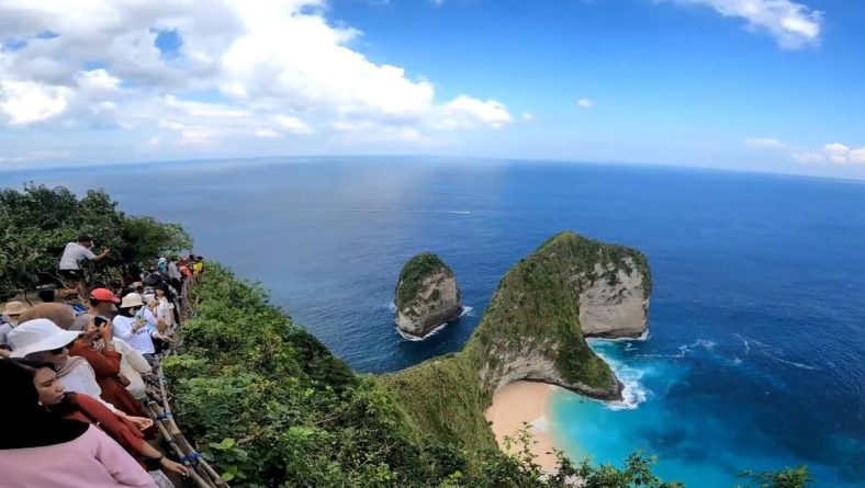 Eksplorasi Keindahan Bali: 5 Pantai Menakjubkan yang Harus Dikunjungi