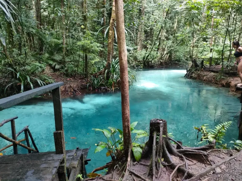 Kilau Kali Biru Genyem di Lembah Grime Nawa